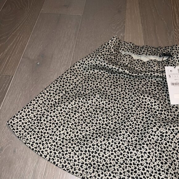 NWT Zara Black and White Patterned Jersey Skirt (US S) - Picture 4 of 4